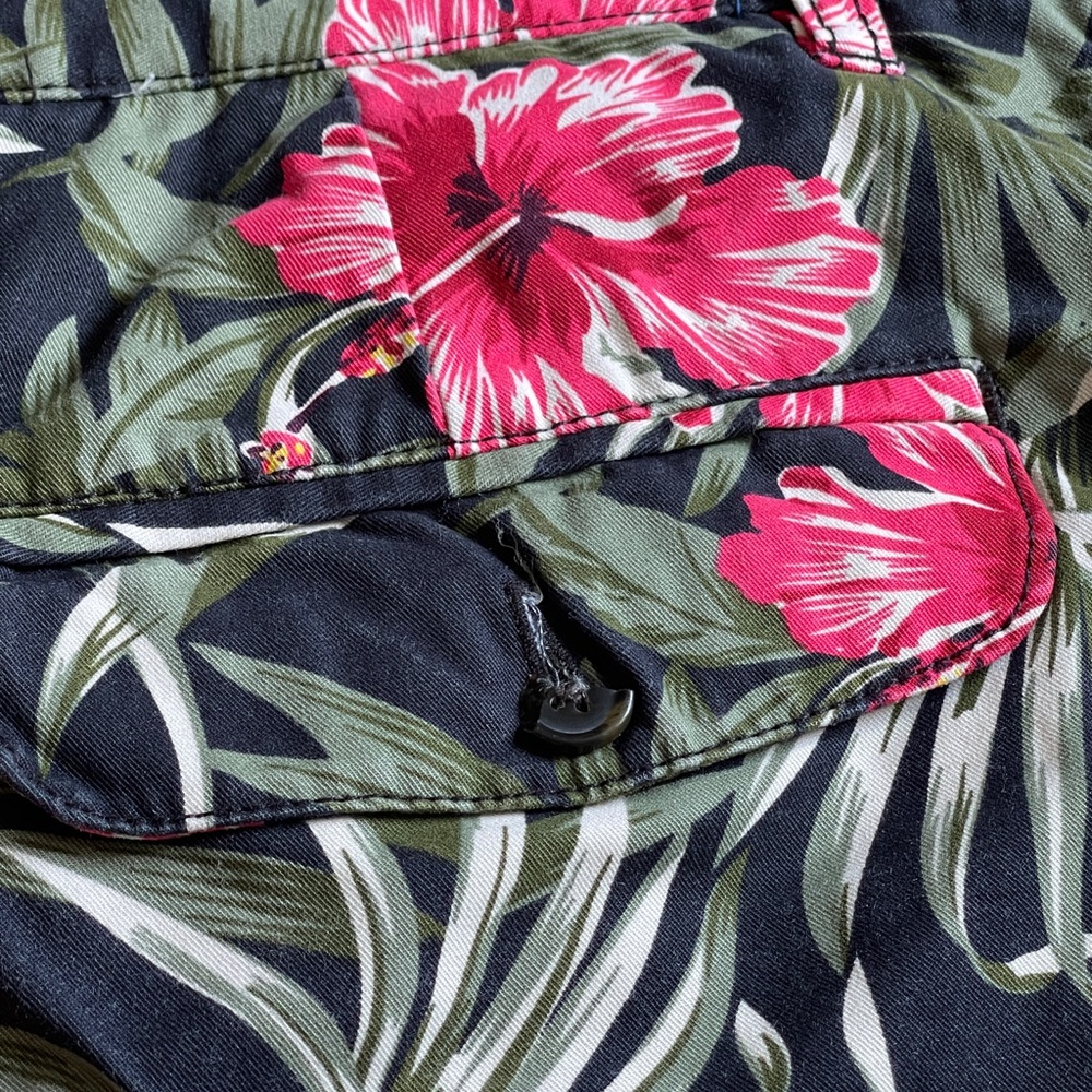 Forever 21 Floral Print Men's Shorts - Pink and Green - Picture 5 of 6